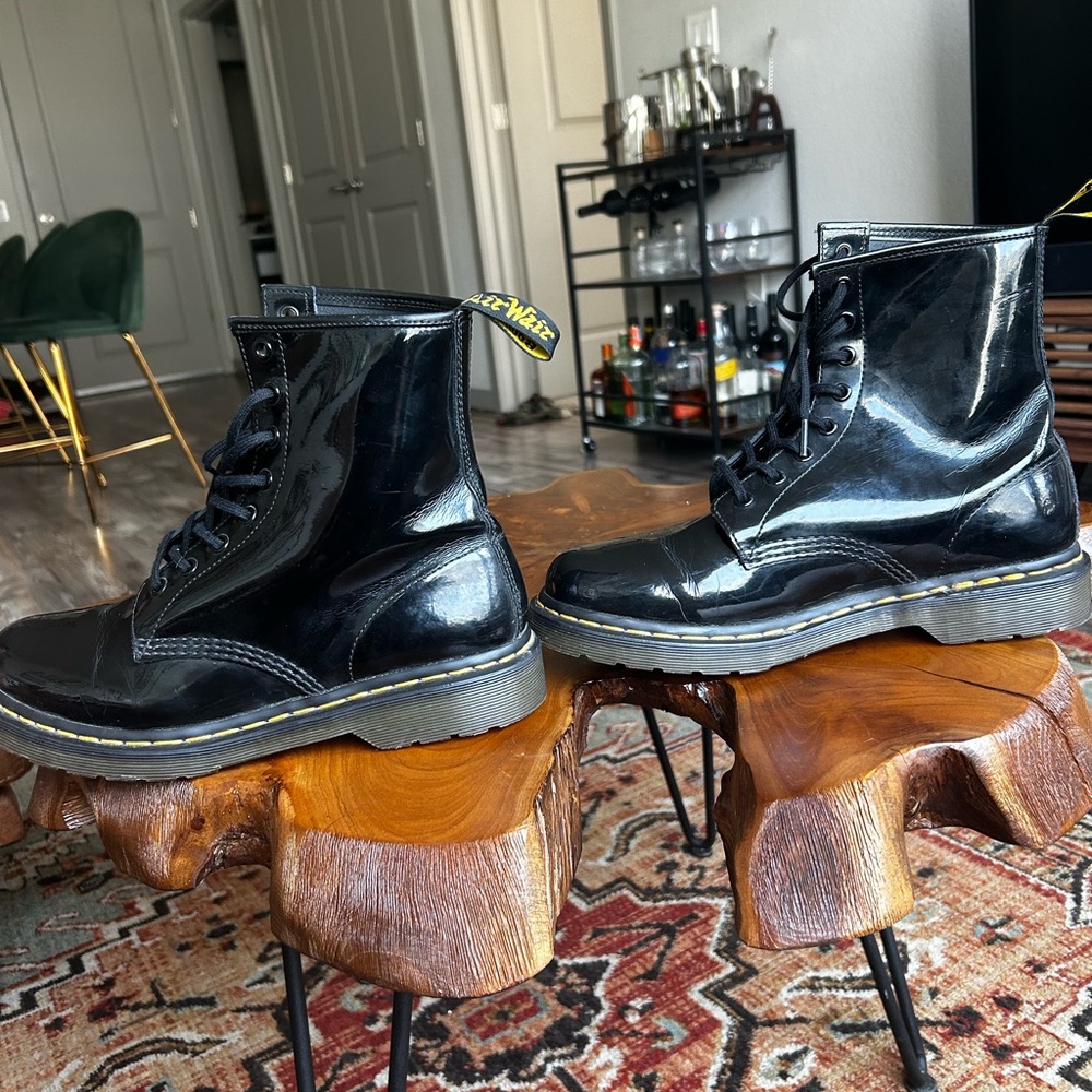 Women’s Dr. Marten 1460 Hightop Boot